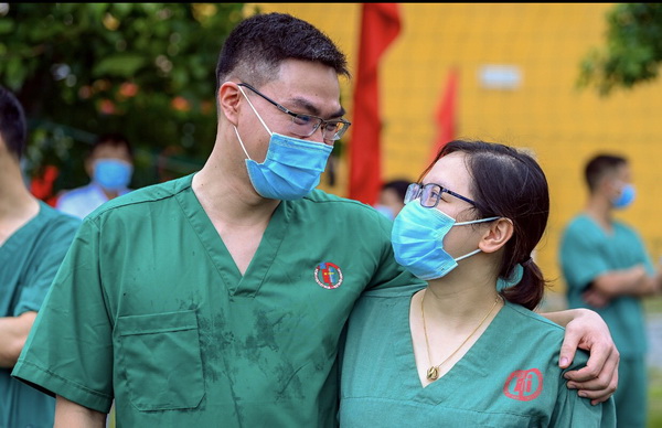 Vợ chồng bác sĩ Xuân Điệp-Mai Anh.